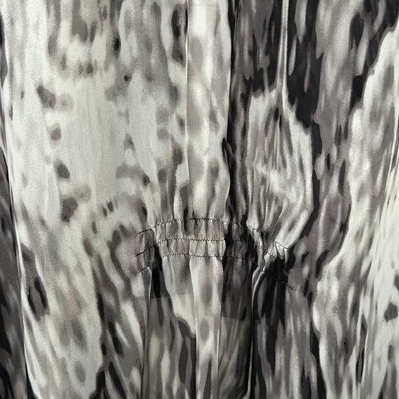 Rietman‘s sheer 3/4 sleeve open front cardigan, black and gray print. Size XXL. - Picture 4 of 6